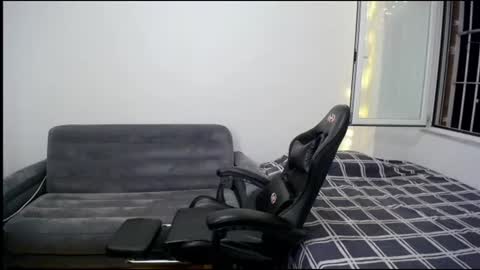 Snapshot of charlieseyer chatting on 07/23/26, 09:57 carlos reyes online show from 07/23/26, 09:57