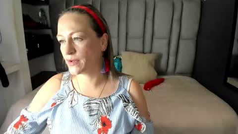 Charlot milf online show from 11/17/25, 12:44