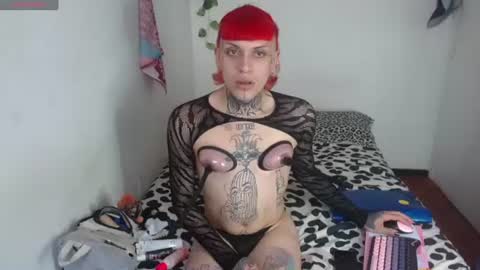 Snapshot of charlotbelucci_ chatting on 06/19/26, 06:23 Ale punky online show from 06/19/26, 06:23
