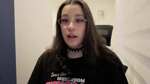 You honey online show from 09/18/25, 11:23