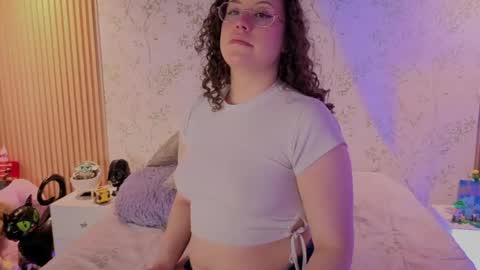 Snapshot of charlote__miller chatting on 06/08/26, 01:00 You honey online show from 06/08/26, 01:00