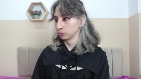 Snapshot of charlothe_dumont chatting on 05/23/26, 01:26 charlothe_dumont online show from 05/23/26, 01:26
