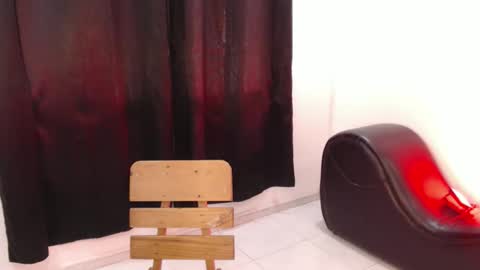 Snapshot of charlott_hotx chatting on 02/25/26, 09:24 charlott online show from 02/25/26, 09:24