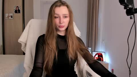 Snapshot of charlottawells chatting on 11/16/25, 10:54 CharlottaWells online show from 11/16/25, 10:54