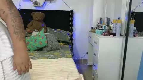 charlotte_027 online show from 01/16/26, 04:27