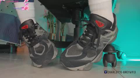 charlotte  grey online show from 02/06/26, 08:12