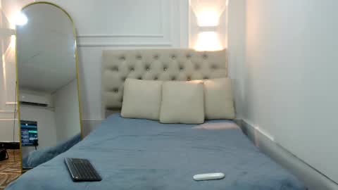 charlottte y dante online show from 12/02/25, 03:34