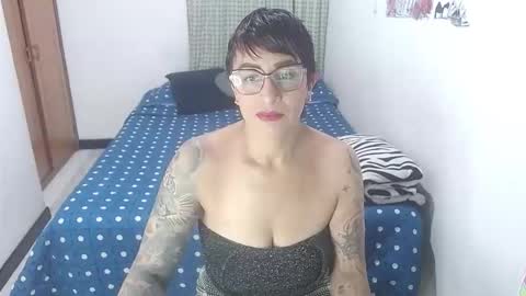 Snapshot of charlotte_gray_1 chatting on 05/26/26, 09:49 Charlotte online show from 05/26/26, 09:49