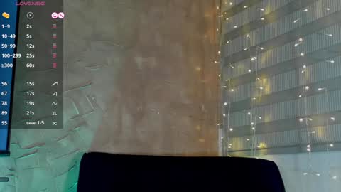 Snapshot of charlotte_greys chatting on 12/18/24, 05:59 Charlotte  online show from 12/18/24, 05:59