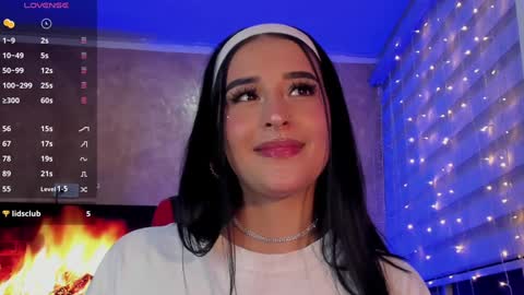 Snapshot of charlotte_greys chatting on 01/11/25, 02:09 Charlotte  online show from 01/11/25, 02:09