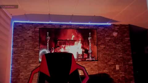 Charlotte  online show from 12/03/25, 11:58