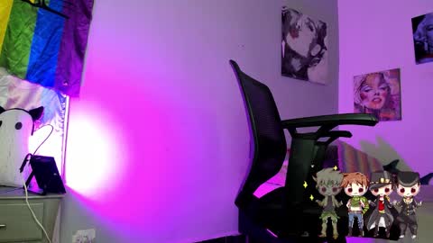 Charlie  online show from 11/08/25, 01:44