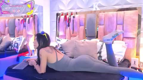 CHARLOTTELANDRY online show from 09/26/25, 03:49