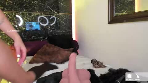 Snapshot of charlotte_line chatting on 10/27/25, 06:45 charlotte_line online show from 10/27/25, 06:45