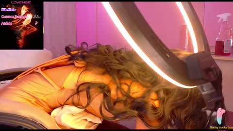 CHARLOTTE online show from 12/04/25, 12:14