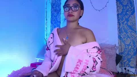 Snapshot of charlotte_princess_1 chatting on 06/11/26, 05:27 charlotte_princess_1 online show from 06/11/26, 05:27