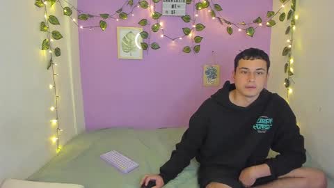 Snapshot of charlotte_queeen chatting on 12/13/24, 10:02 Charlotte online show from 12/13/24, 10:02