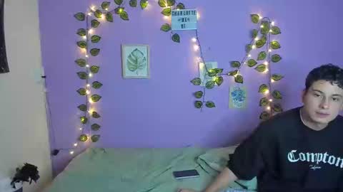 Snapshot of charlotte_queeen chatting on 02/25/25, 12:47 Charlotte online show from 02/25/25, 12:47