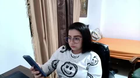 Snapshot of charlotte_richardson chatting on 05/29/26, 02:42 charlotte_richardson online show from 05/29/26, 02:42