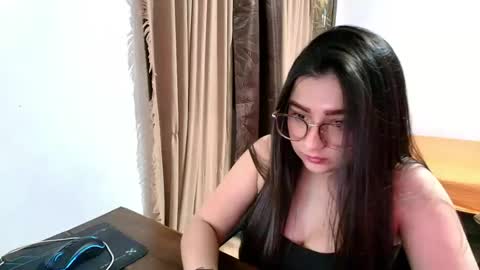 Snapshot of charlotte_richardson chatting on 05/30/26, 12:30 charlotte_richardson online show from 05/30/26, 12:30