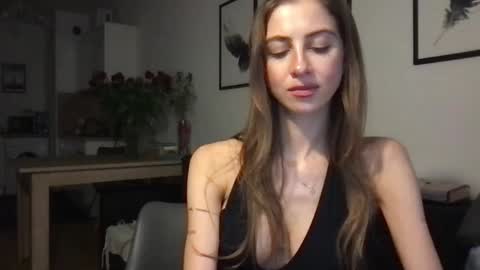 Snapshot of charlotte_roche chatting on 02/19/25, 03:27 Charlotte Roche online show from 02/19/25, 03:27