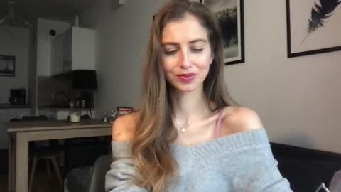 Snapshot of charlotte_roche chatting on 10/01/25, 02:01 Charlotte Roche online show from 10/01/25, 02:01