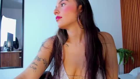 Snapshot of charlotte_rousee chatting on 09/18/25, 08:44 charlotte_rousee online show from 09/18/25, 08:44