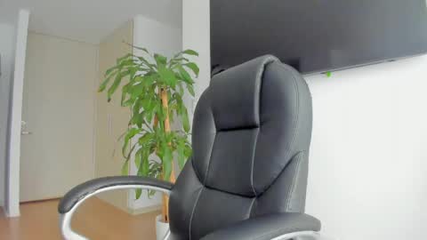 Yuli online show from 05/02/26, 06:46