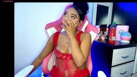 charlotte_walker1 online show from 12/03/25, 07:12