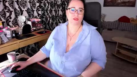 Snapshot of charlottediamonds chatting on 09/27/25, 05:18 Charlotte Diamonds online show from 09/27/25, 05:18