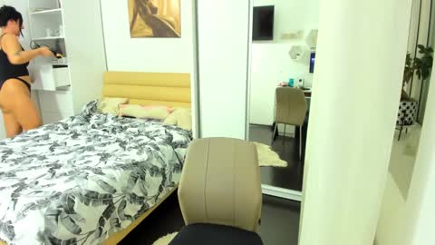 Charlotte online show from 02/02/25, 06:04