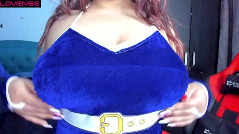 Snapshot of charlottee_lovee69 chatting on 12/15/24, 07:13 Natalia online show from 12/15/24, 07:13