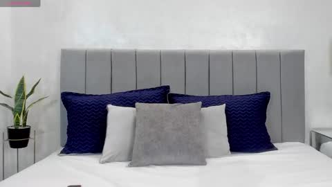 Charlote online show from 02/04/25, 09:38