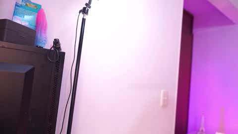 ill be online tomorrow December 1st online show from 02/11/26, 04:06