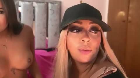 Snapshot of charlottekiss21 chatting on 01/24/25, 01:24 Charlottekiss online show from 01/24/25, 01:24