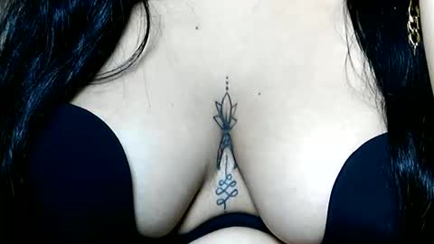 charlottequeen_21 online show from 03/10/26, 12:10