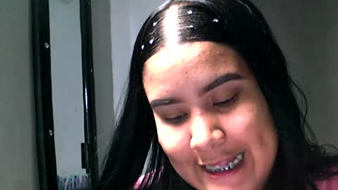 Snapshot of charlottequeen_21 chatting on 06/17/26, 07:26 charlottequeen_21 online show from 06/17/26, 07:26