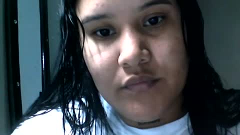 Snapshot of charlottequeen_21 chatting on 06/20/26, 02:03 charlottequeen_21 online show from 06/20/26, 02:03