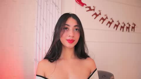 Snapshot of charlotterusso chatting on 12/19/25, 12:45 Lauren Rus online show from 12/19/25, 12:45