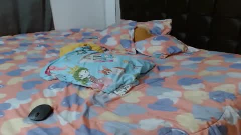 Snapshot of charlottesluthot chatting on 12/27/24, 02:58 charlotte online show from 12/27/24, 02:58