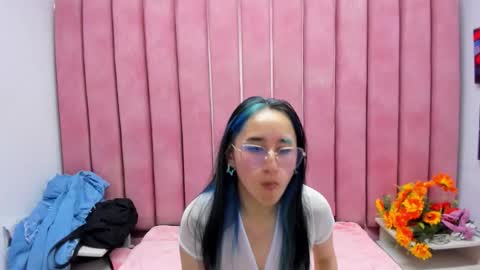 charlottestuart_ online show from 12/03/25, 03:36
