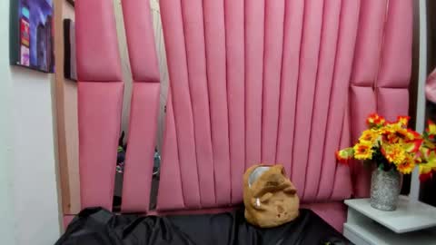 charlottestuart_ online show from 04/10/26, 04:50