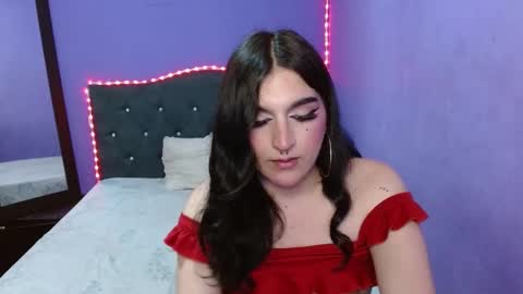 Snapshot of charlotteturners chatting on 02/05/25, 12:31 VALERIA online show from 02/05/25, 12:31