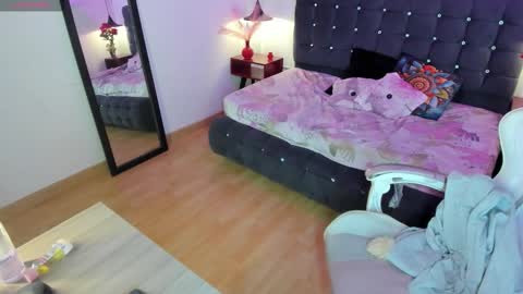 Charly online show from 10/03/25, 05:15