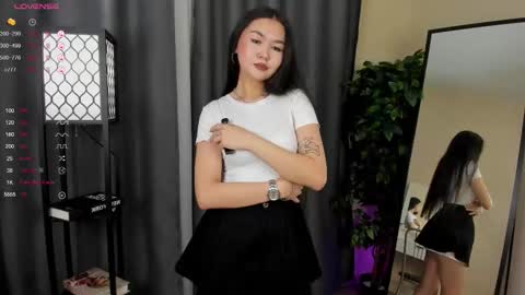 Snapshot of charlynhartney chatting on 11/14/25, 11:42 Sarah online show from 11/14/25, 11:42