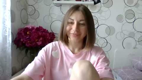 Snapshot of charming__chick chatting on 06/14/26, 12:29 charming__chick online show from 06/14/26, 12:29
