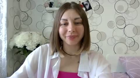 Snapshot of charming__chick chatting on 06/17/26, 03:35 charming__chick online show from 06/17/26, 03:35