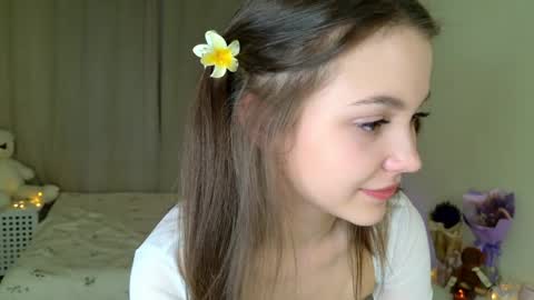 Snapshot of charming_bliss chatting on 04/04/26, 04:48 Kaylee online show from 04/04/26, 04:48
