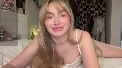 my fansly Charming daisy              My Wishlist  for new toys     online show from 01/08/26, 01:02