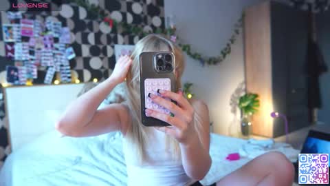 my fansly Charming daisy              My Wishlist  for new toys     online show from 01/12/26, 09:58